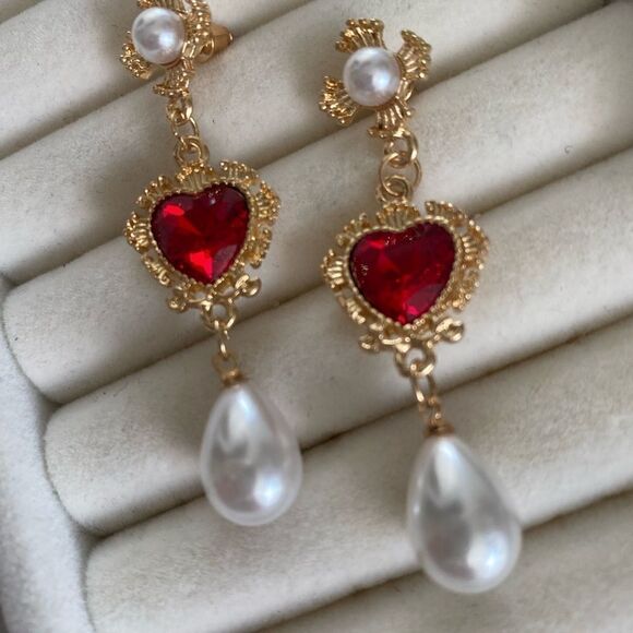 Red ruby heart and pearl drop earrings ❤️ - Picture 5 of 6